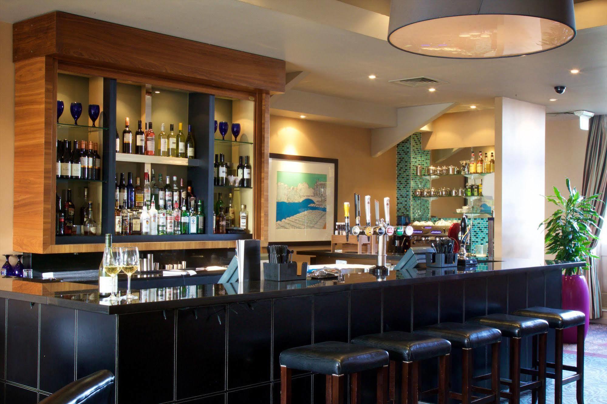 Cambridge Bar Hill Hotel, BW Signature Collection Exterior foto