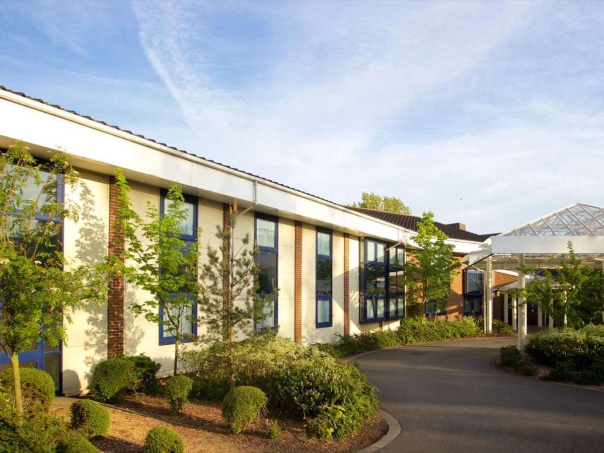 Cambridge Bar Hill Hotel, BW Signature Collection Exterior foto
